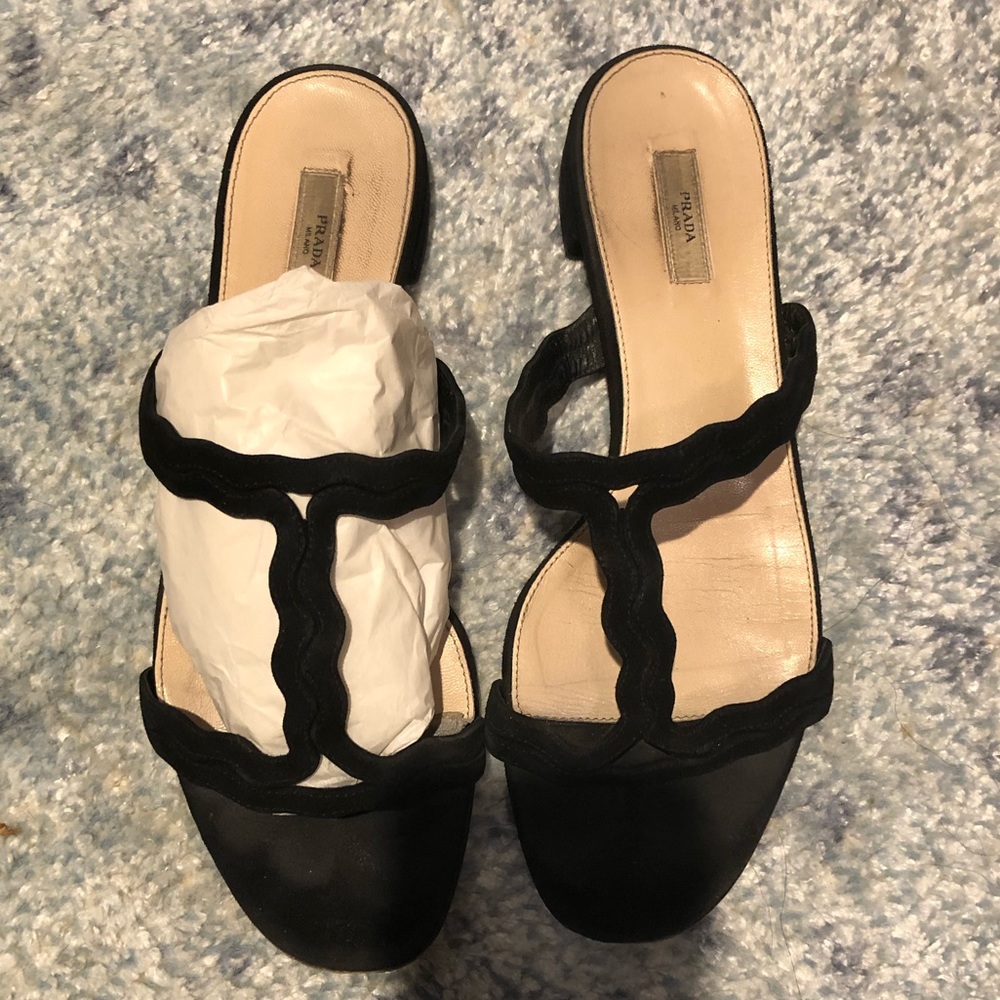 Prada wavy suede sandal 38